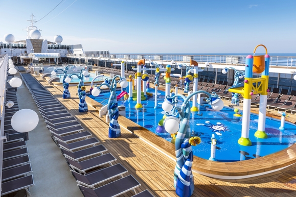 MyCruise MSC Opera Offentlige-arealer Pool-Spa1