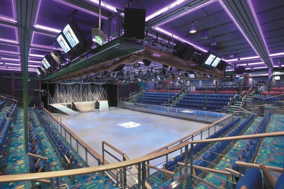 MyCruise Royal-Caribbean-Cruise-Line Explorer-of-the-Seas Offentlige-arealer Teater-underholdning2