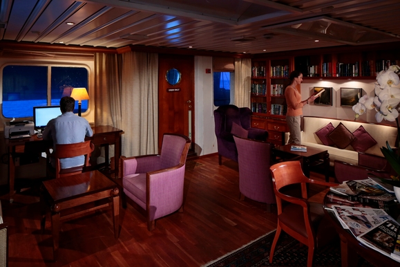 MyCruise SeaDream SeaDream-ll Offentlige-arealer Barer-lounger-atrium5