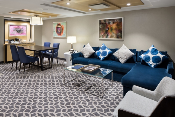 MyCruise Royal-Caribbean-Cruise-Line Anthem-of-the-Seas Kahytter Suite OS8