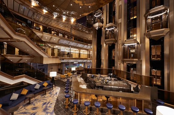 MyCruise-Carnival-Sunrise-Offentlige-arealer-Barer-lounger-atrium1