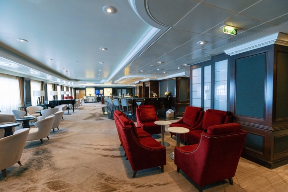MyCruise Azamara Azamara-Quest Offentlige-arealer Barer-lounger-atrium6