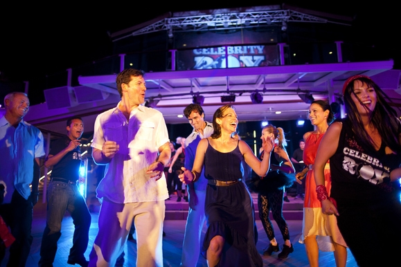 MyCruise Celebrity-Cruises Equinox Offentlige-arealer Teater-underholdning2