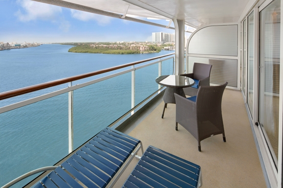 MyCruise Royal-Caribbean-Cruise Line Rhapsody-of-the-Seas Kahytter Suite GS3