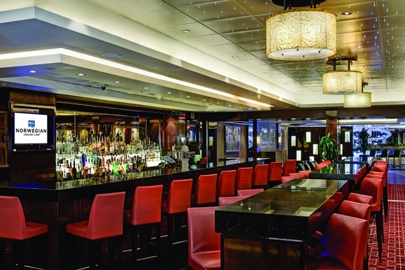 MyCruise Norwegian-Cruise-Line Epic Offentlige-arealer Barer-lounger-atrium11
