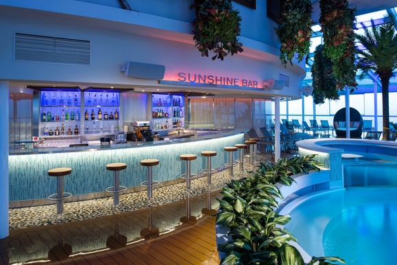 MyCruise Royal-Caribbean-Cruise-Line Quantum-of-the-Seas Offentlige-arealer Barer-lounger-atrium3