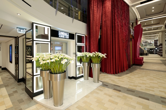 MyCruise Royal-Caribbean-Cruise-Line Spectrum-of-the-Seas Offentlige-arealer Casino-butikker2