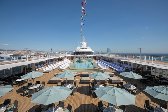 MyCruise Regent-Seven-Seas-Cruises Seven-Seas-Mariner Offentlige-arealer Pool-spa1