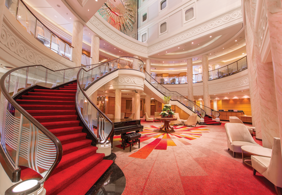 MyCruise Cunard Queen-Mary-2 Offentlige-arealer Barer-lounger-atrium7