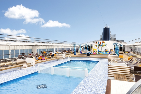 MyCruise MSC Armonia Offentlige-arealer Pool-Spa1