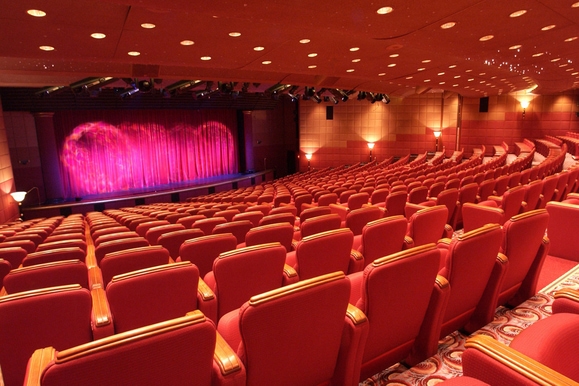 MyCruise Princess-Cruises CORAL Offentlige-arealer Teater-underholdning2