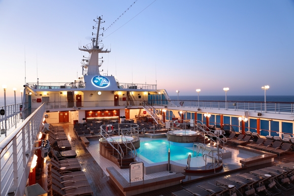 MyCruise Azamara Azamara-Quest Offentlige-arealer Pool-spa2