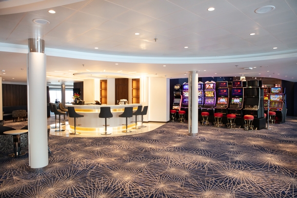 MyCruise Celestyal-Cruises Celestyal-Discovery Offentlige-arealer Barer-lounger-atrium6