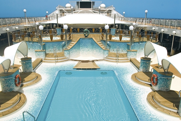 MyCruise MSC Musica Offentlige-arealer Pool-Spa2