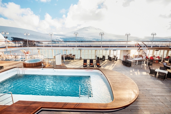 MyCruise Silversea Silver-Wind Offentlige-arealer Pool-spa3