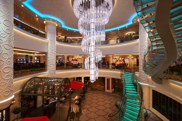 MyCruise Norwegian-Cruise-Line Getaway Offentlige-arealer Barer-lounger-atrium1