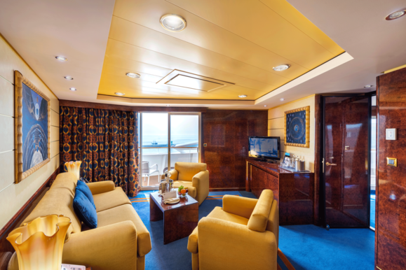 MSC-Fantasia-Kahytter-Suite-YC32