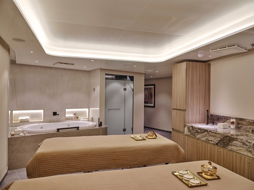 MyCruise Silversea Silver-Dawn Offentlige-arealer Pool-spa3