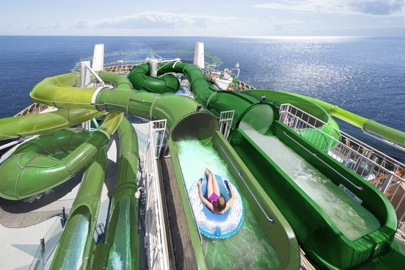 MyCruise MSC Grandiosa Offentlige-arealer Pool-spa1