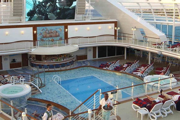 MyCruise Princess-Cruises CARIBBEAN Offentlige-arealer Pool-spa1