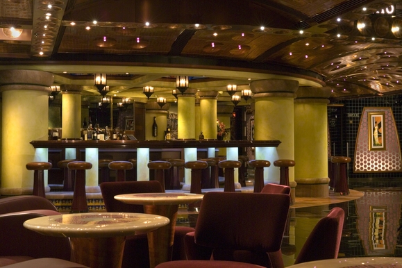 MyCruise Carnival Splendor Offentlige-arealer Barer-lounger-atrium4