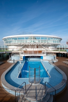 MyCruise P&O-Cruises Ventura Offentlige-arealer Pool-spa3