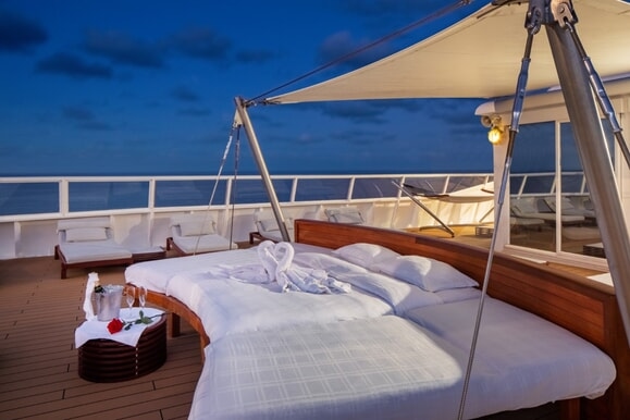 MyCruise SeaDream SeaDream-ll Offentlige-arealer Barer-lounger-atrium3