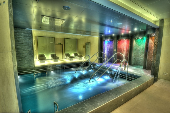 MyCruise Princess-Cruises ROYAL Offentlige-arealer Pool-spa2