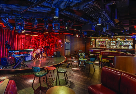 MyCruise Norwegian-Cruise-Line Breakaway Offentlige-arealer Barer-lounger-atrium4