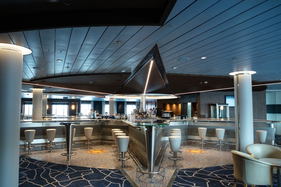 MyCruise Celestyal-Cruises Celestyal-Discovery Offentlige-arealer Barer-lounger-atrium3