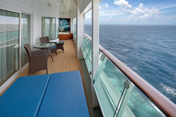 MyCruise Royal-Caribbean-Cruise-Line Voyager-of-the-Seas Kahytter Suite RS6