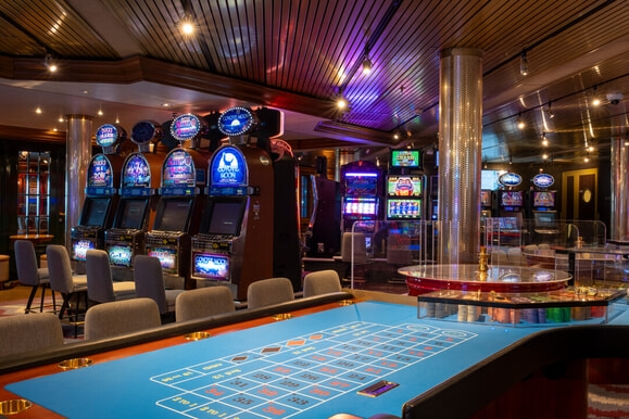 MyCruise PAO Arcadia Offentlige-arealer Casino-butikker1