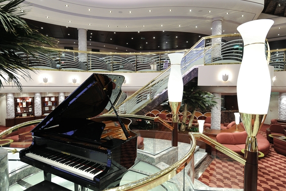 MyCruise MSC Magnifica Offentlige-arealer Teater-underholdning2