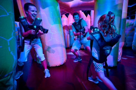 MyCruise Royal-Caribbean-Cruise-Line Allure-of-the-Seas Offentlige-arealer Teater-underholdning5