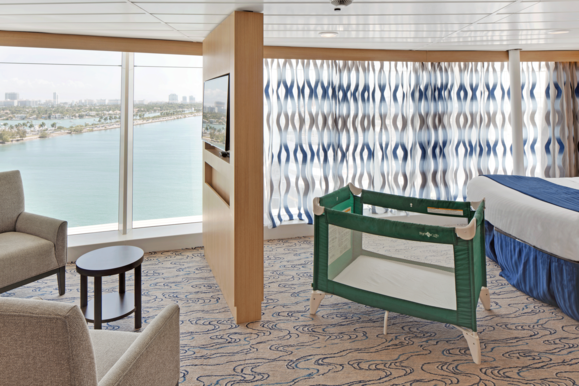 MyCruise Royal-Caribbean-Cruise-Line Navigator-of-the-Seas Kahytter Suite VP2