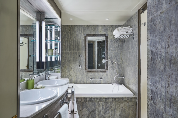 MyCruise Silversea Silver-Shadow Kahytter Suite ME4