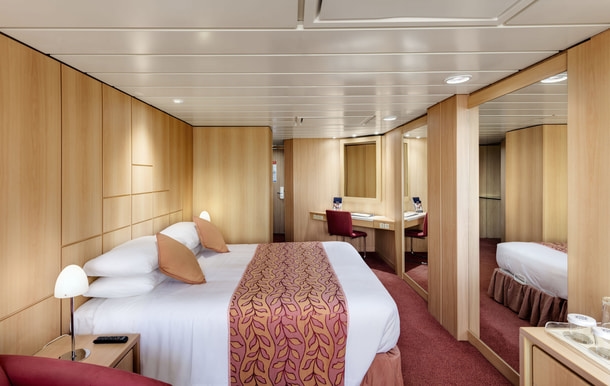 MyCruise MSC Sinfonia Kahytter Suite SX1