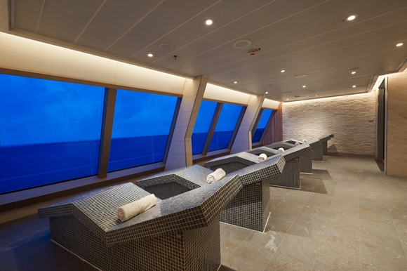 MyCruise-Carnival-Sunrise-Offentlige-arealer-Pool-spa8