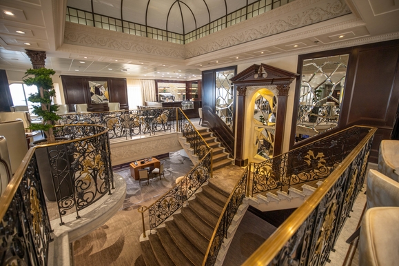 MyCruise Azamara Azamara-Onward Offentlige-arealer Barer-lounger-atrium1