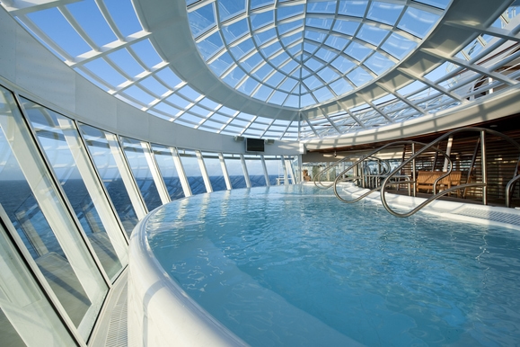MyCruise Royal-Caribbean-Cruise-Line Allure-of-the-Seas Offentlige-arealer Pool-spa3