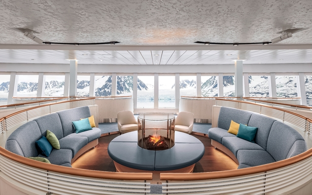 MyCruise Hapag-Lloyd-Cruises HANSEATIC-inspiration Offentlige-arealer Barer-lounger-atrium3