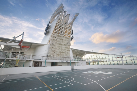 MyCruise Royal-Caribbean-Cruise-Line Explorer-of-the-Seas Offentlige-arealer Sport-fitness3