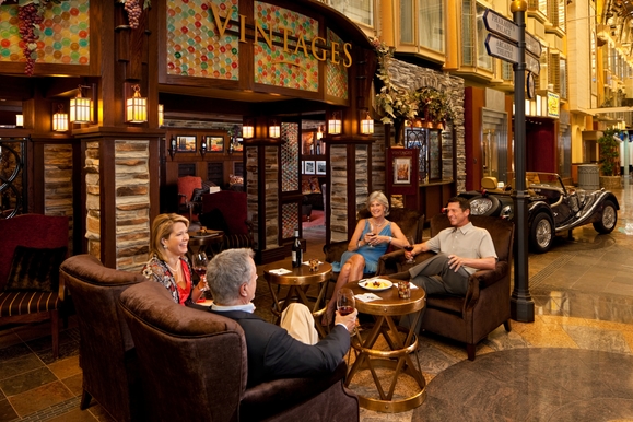 MyCruise Royal-Caribbean-Cruise-Line Freedom-of-the-Seas Offentlige-arealer Barer-lounger-atrium1