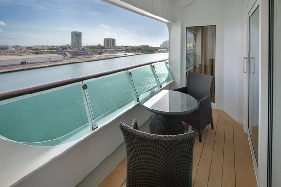 MyCruise Royal-Caribbean-Cruise-Line Voyager-of-the-Seas Kahytter Suite OS6