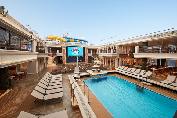 MyCruise Carnival Venezia Offentlige-arealer Pool-spa7