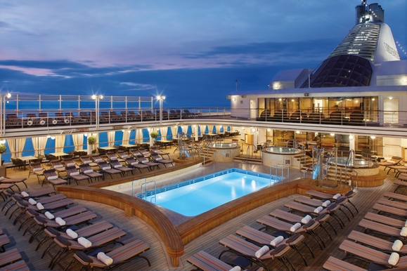 MyCruise Silversea Silver-Spirit Offentlige-arealer Pool-spa1