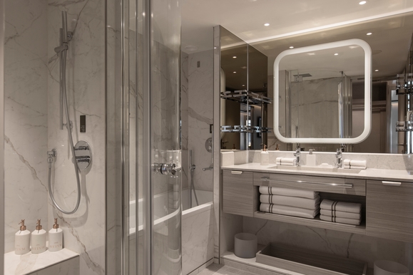 MyCruise Silversea Silver-Nova Kahytter Suite ME,PM3
