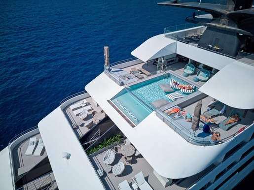 MyCruise Emerald-Cruises Emerald-Sakara Offentlige-arealer Pool-spa1