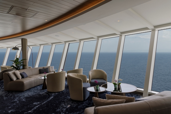 MyCruise Silversea Silver-Ray Offentlige-arealer Barer-lounger-atrium3