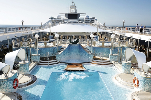 MyCruise MSC Poesia Offentlige-arealer Pool-Spa2